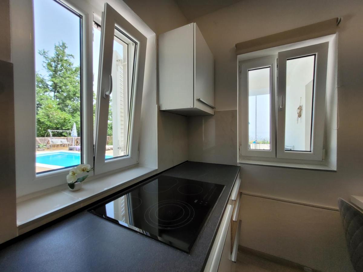 Ferienwohnung Mit Pool Kroatien Mit Meerblick Und Pool Lovran Exterior foto